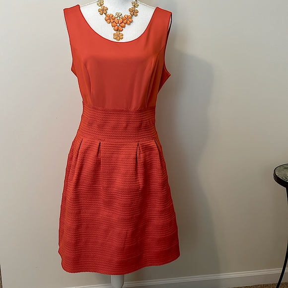 🤑SOLD🤑 BEAUTIFUL ORANGE NY & CO DRESS WITH FREE JEWELRY INCLUDED - Picture 1 of 7